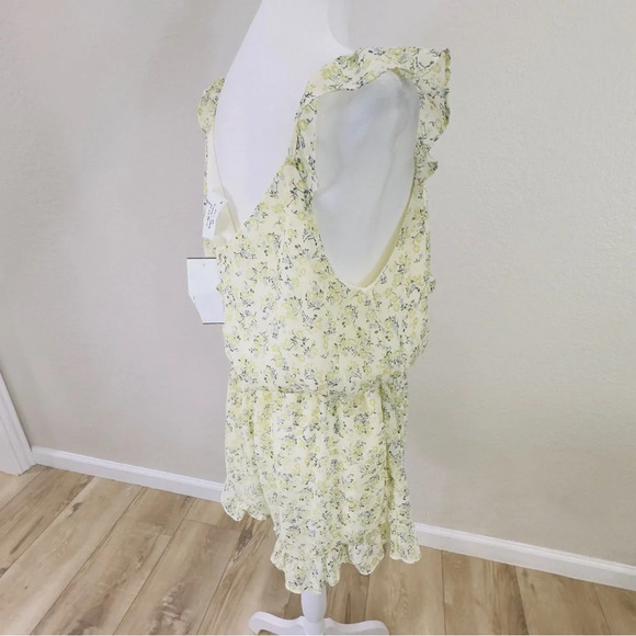 NWT SADIE & SAGE beautiful floral romper - Picture 7 of 9